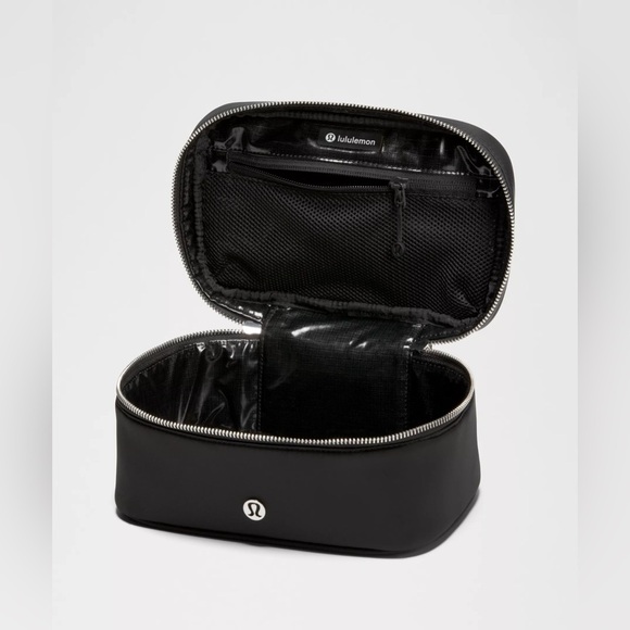 🆕🖤 Lululemon Travel Toiletry Bag 3.5L - Black - Picture 2 of 3